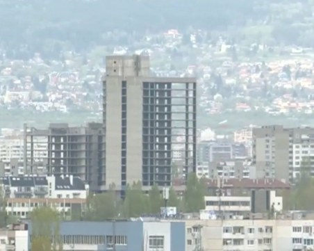 НА ЖИВО: Взривяват 17-етажната сграда на ИПК 