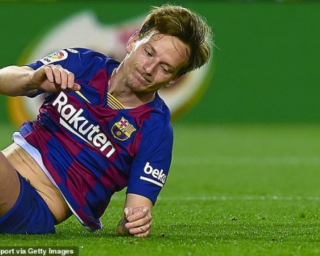 Тотнъм се включи в битката за халф на Барселона