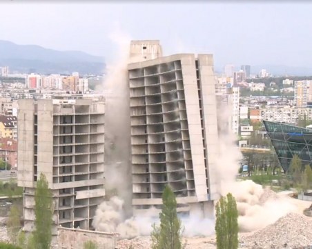 Взривиха 17-етажаната сграда на ИПК 