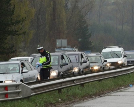 Фалшиви декларации по КПП-тата: Пътуващи лъжат че работят, попълват данни на несъществуващи фирми