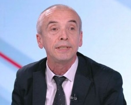 Мангъров: Няма медицинска причина за паниката около коронавируса, подбудите са политически и икономически