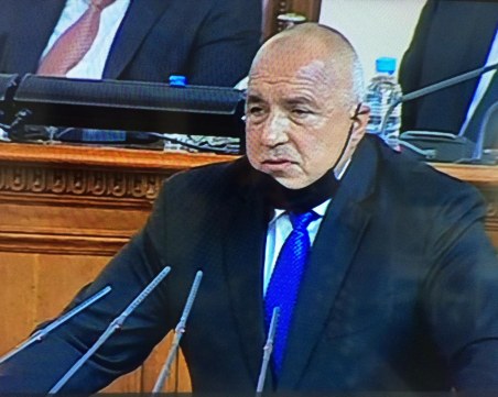 Борисов пред парламента: Предложих на Нинова да минем заедно през пандемията, тя отказа