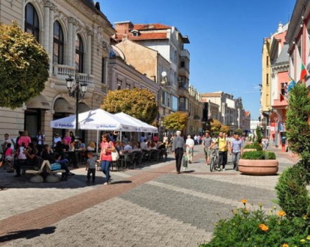 Италия отваря ресторанти и барове на 18 май, Ангелкова прави прогнози за 1 юли