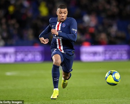 Прекратяват окончателно футбола във Франция