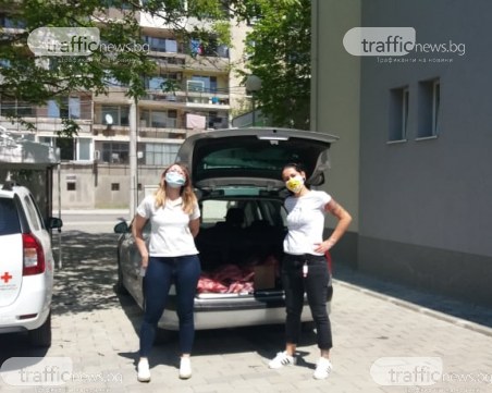 Родители на малчугани от Пловдив с дарени към БЧК