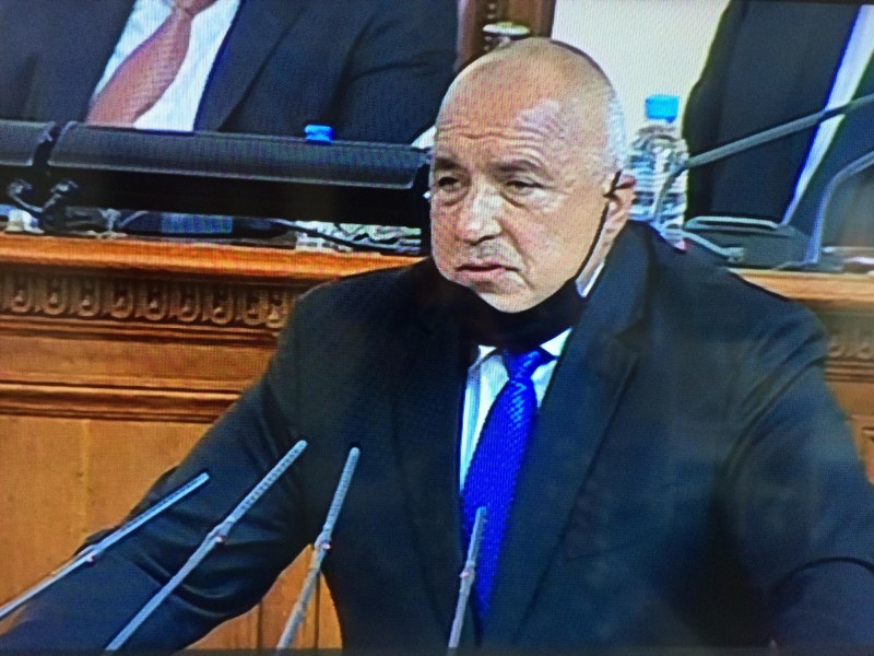 Борисов пред парламента: Предложих на Нинова да минем заедно през пандемията, тя отказа