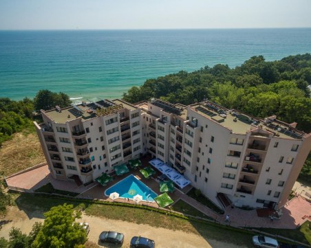 Мерки за летния сезон: Хотелите пълни на 50%, пропускателен режим за хранене