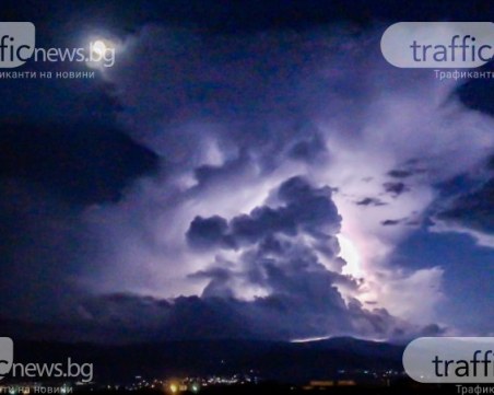 Слънце, дъжд и гръмотевици ни очакват утре