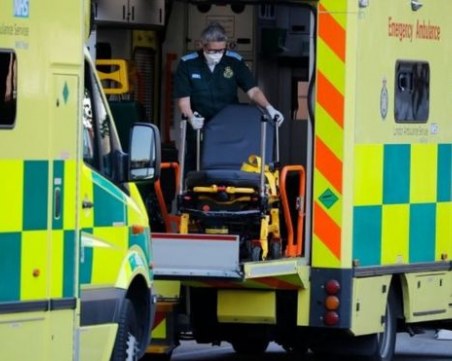 Великобритания докладва нови 4419 смъртни случая от COVID-19