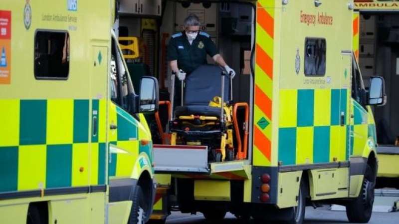 Великобритания докладва нови 4419 смъртни случая от COVID-19