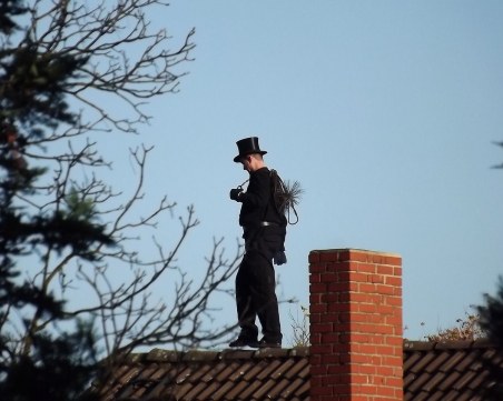 На този ден: Задължително трябва да пипнете коминочистач!