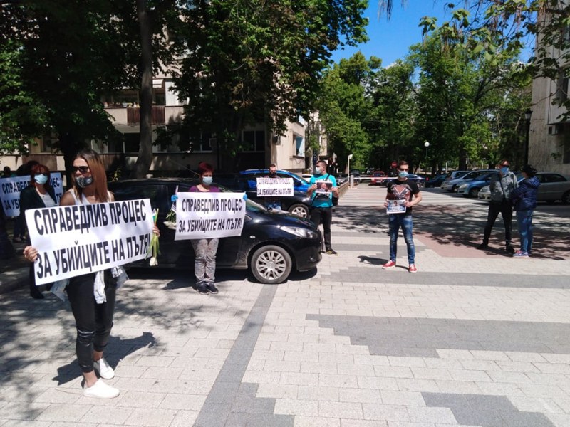 Протестиращите в Пловдив: Без книжки до живот за пияни и дрогирани, причинили ПТП