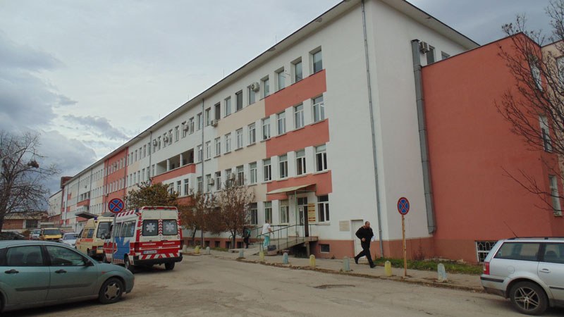 Заразен с коронавирус избяга от болницата във Враца