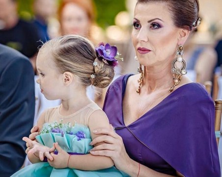 Илиана Раева и Наско Сираков с трето внуче