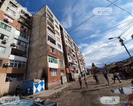 Повече паника, отколкото опасност: Пукнатините на блока в Столипиново вероятно са стари