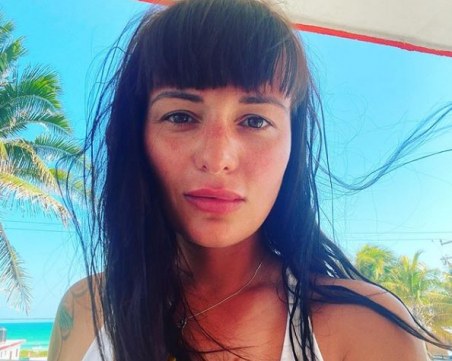 Певицата Рут Колева е блокирана в малко мексиканско село