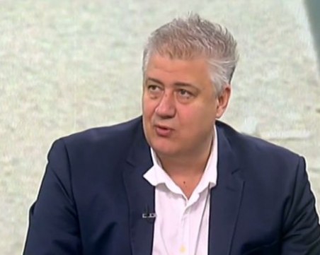 Проф.Балтов: Сценарият с малките пикове е най-реалният за България