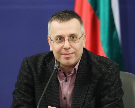 Три сценария за развитието на коронавируса