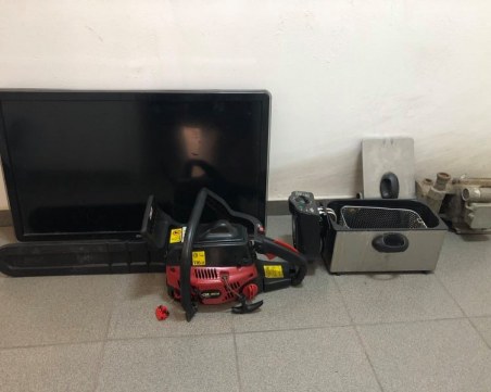 Удар на полицията край Пловдив: Петима мъже задържани за битови кражби