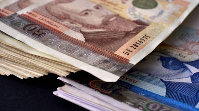 45% от българите са запазили доходите си, 25% с драстичен спад