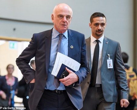 Мрачна прогноза: Може никога да няма ваксина срещу коронавируса