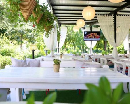 Общината с вариант за заведенията - разширяват зоните на терасите