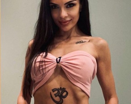 Лияна показа плочки на корема, сподели тайната за перфектно тяло