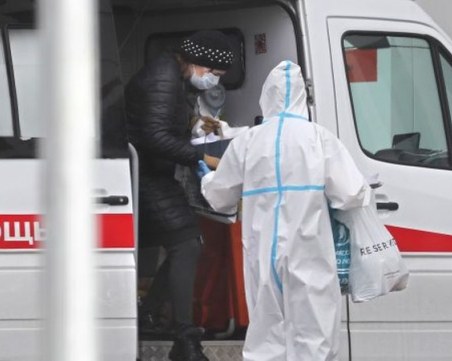 Нови 10 000 заразени с COVID-19 в Русия