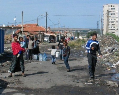 Разширяват зоната на карантина в Ямбол, след като роми масово нарушават мерките