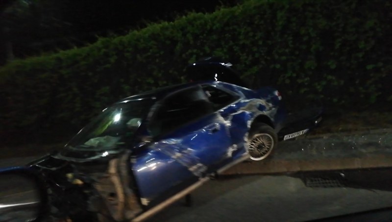 Катастрофа на Коматевския възел – пазраджишка кола с тежки щети