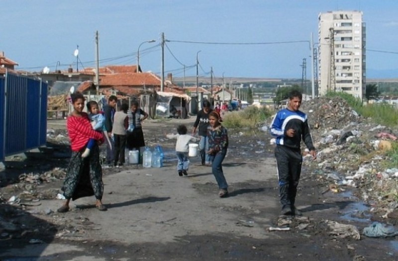 Разширяват зоната на карантина в Ямбол, след като роми масово нарушават мерките