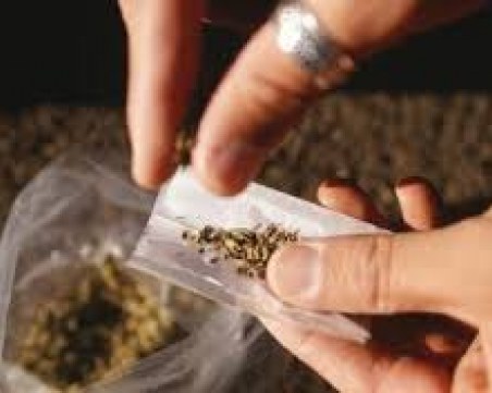 Арести в Пловдив! Откриха 54 кг тютюн при проверки под тепетата