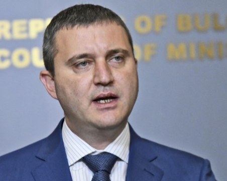 Горанов: Горивата се продават по бензиностанциите с над 50 стотинки надценка