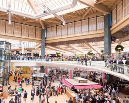 Търговците от моловете на протест, искат да отварят магазините си