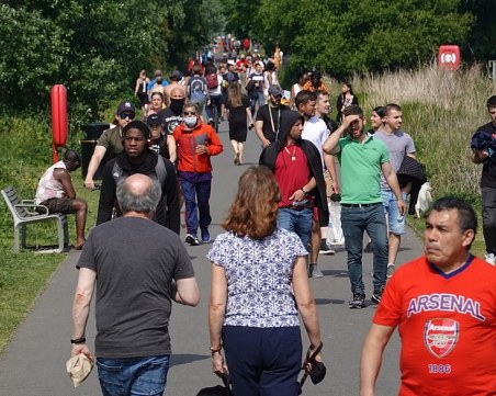 Франция обяви рекордно малък брой жертви на вируса