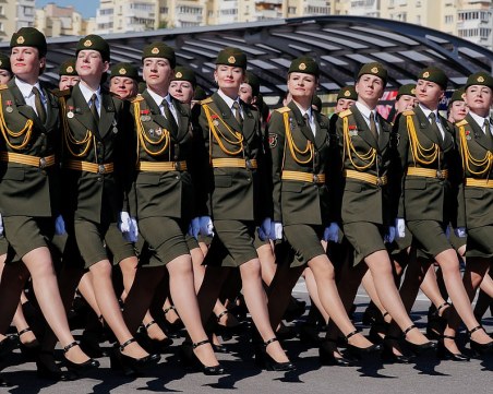 В Беларус раздавали подкупи за присъствие на парада за Деня на победата