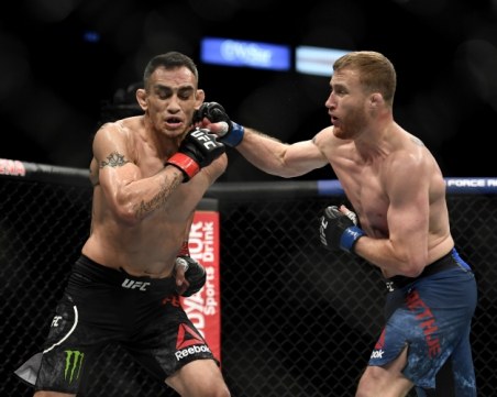 Джъстин Гейджи сложи край на рекордната серия на Тони Фергюсън