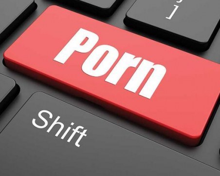 Изтекоха профилите на милиони потребители в сайт за възрастни