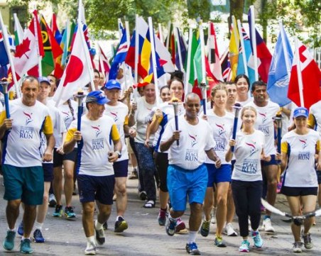 Пробегът на мира преминава през България виртуално