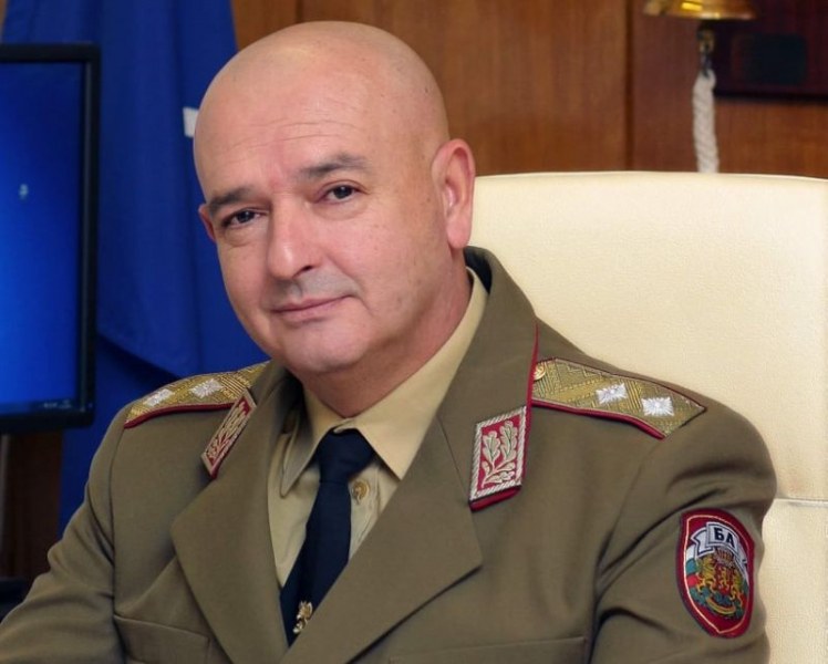 Малчуган към ген. Мутафчийски: Писна ми от теб! Кога ще отвориш детските градини?