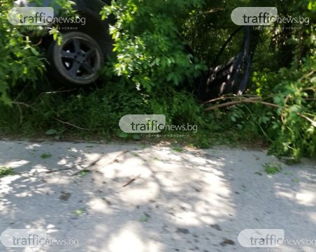 21-годишна жена е шофирала колата, излетяла в дере край Пловдив, намясто е повикана линейка