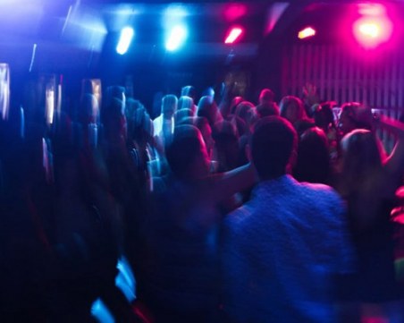 Нетърпеливи пловдивчани резервират маси и сепарета по нощните клубове