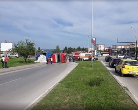Тир се преобърна във Велико Търново