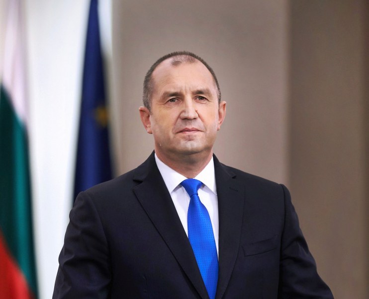 Президентът Румен Радев отложи посещението си във Ватикана за 24 май