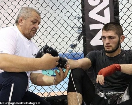 Бащата на Хабиб Нурмагомедов е в кома
