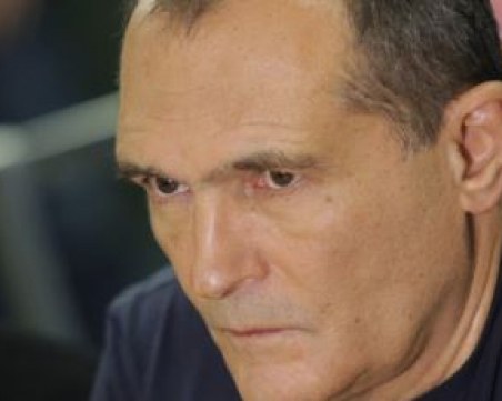 Божков връчва акциите на Левски на премиера