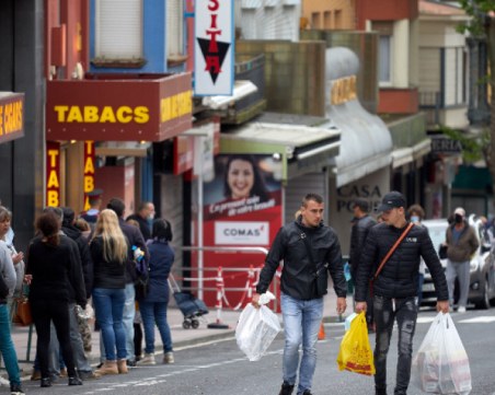 Испания няма да отвори границите си скоро