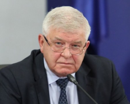 Какво означава извънредна епидемична обстановка? Нови рестрикции – не, разхлабване – да