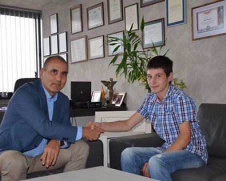 Кой е 20-годишният бизнесмен, поискал Левски? Името му се прочу покрай скандал в Пловдив