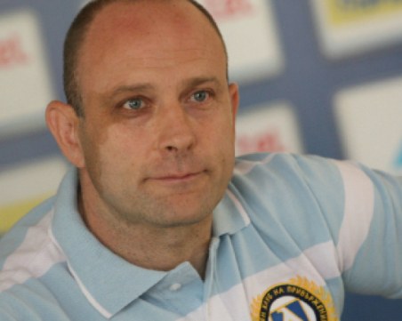 Тити Папазов: Това е политическа игра и не трябва да се намесва Левски